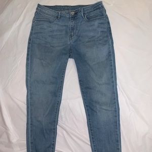 Levi's Light Wash Low Waisted Skinny Jeans